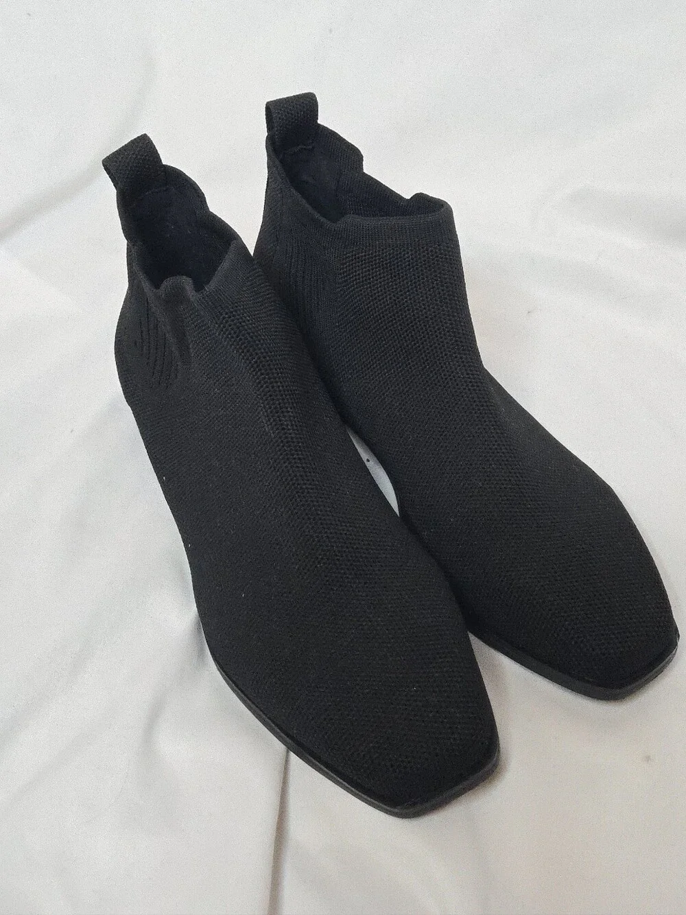 Vivaia Black Square Toe Water Repellant Slip-On Women’s 38/7.5 Chelsea Boots